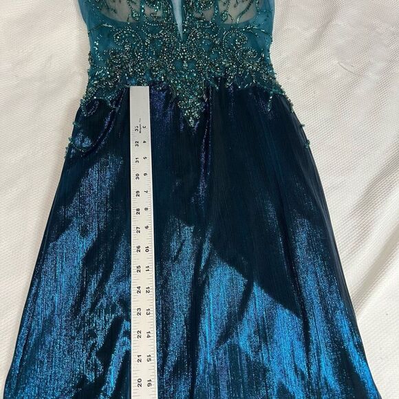 Ellie Wilde Teal Beaded Liquid Lame STYLE: EW120095 Formal Dress‎ Sz 4 Women’s - Picture 11 of 15